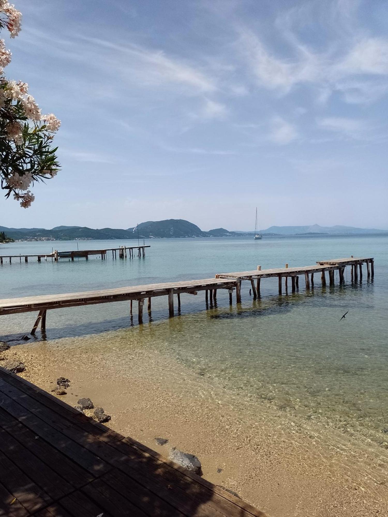 Viktor's House By The Sea Vakantiehuis Mpoukaris